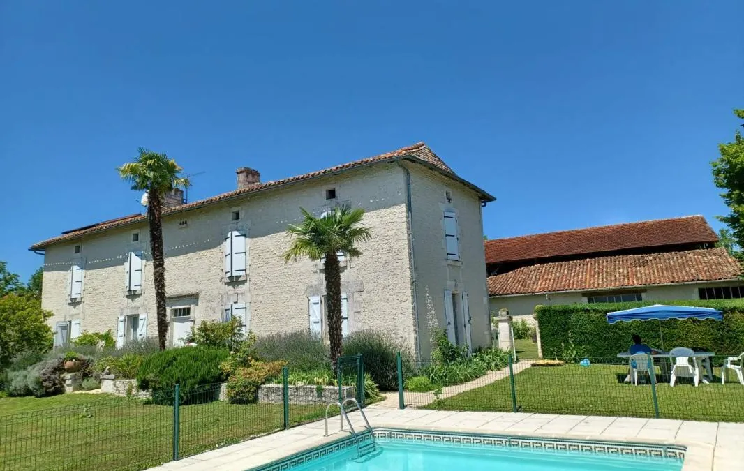 Photo 1