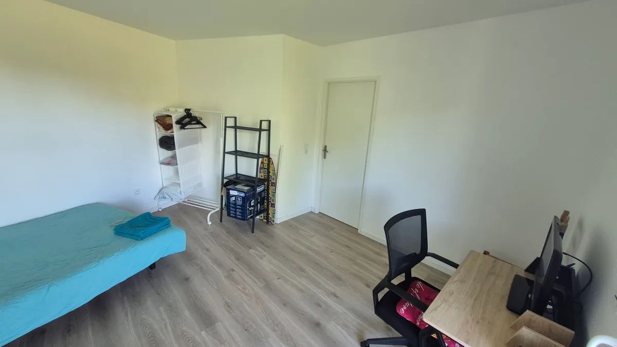 Photo 1