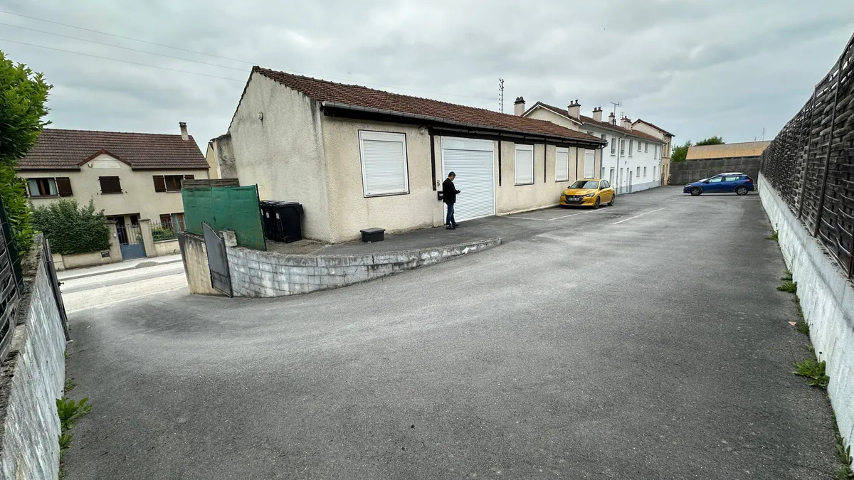 Photo 1