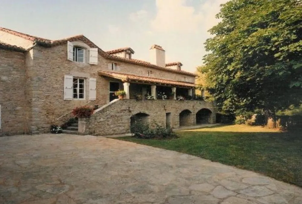 Photo 1