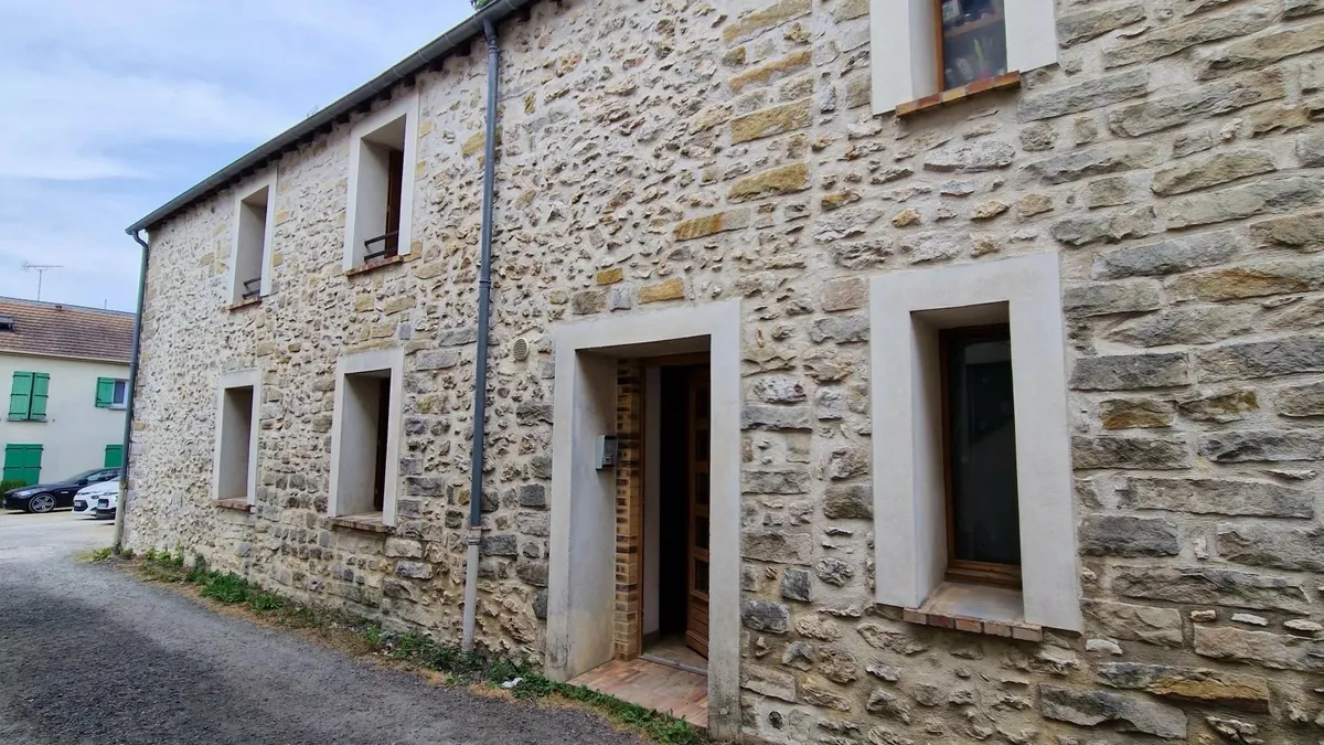 Photo 1