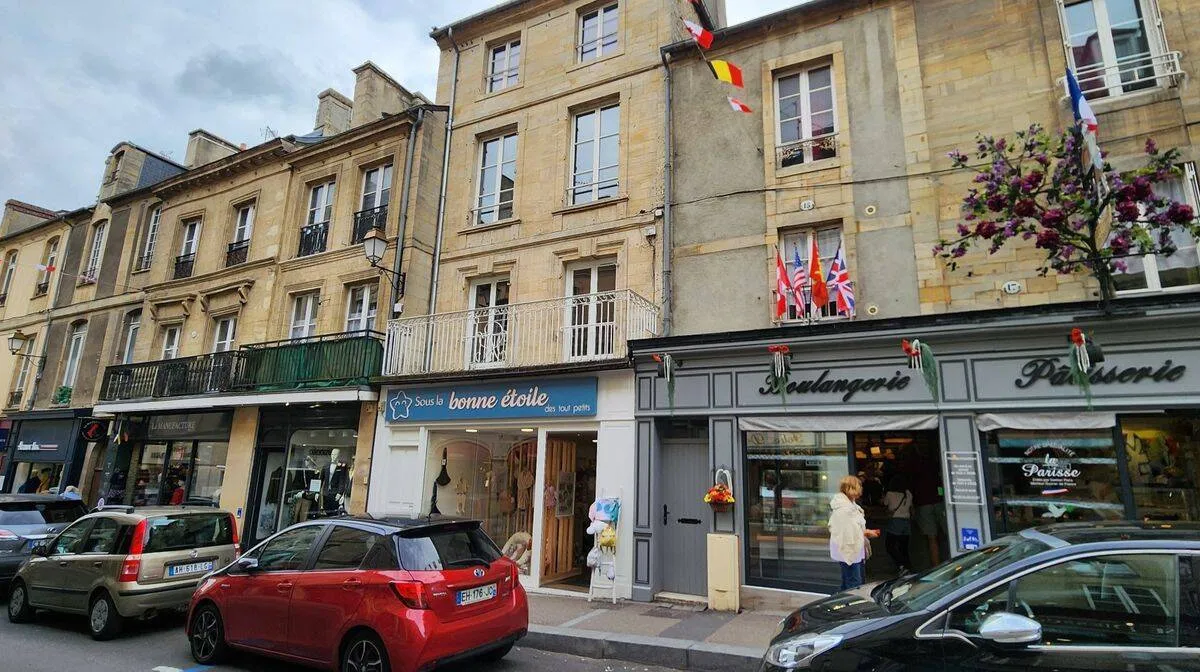 Photo 1