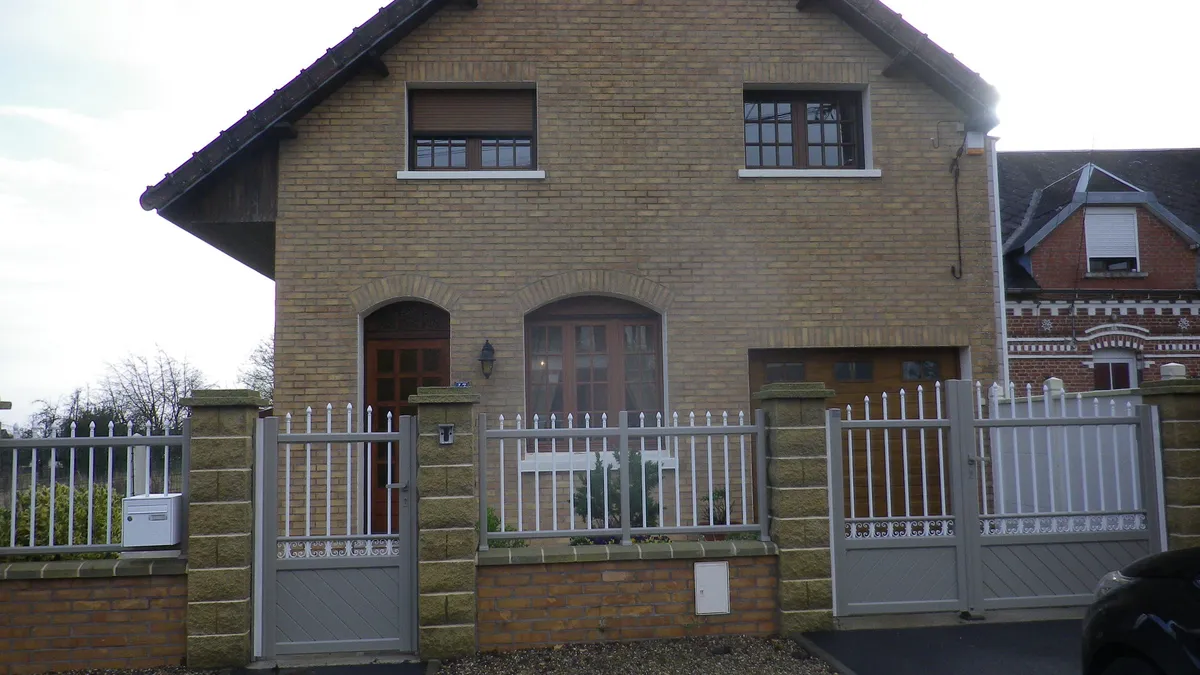 Photo 1