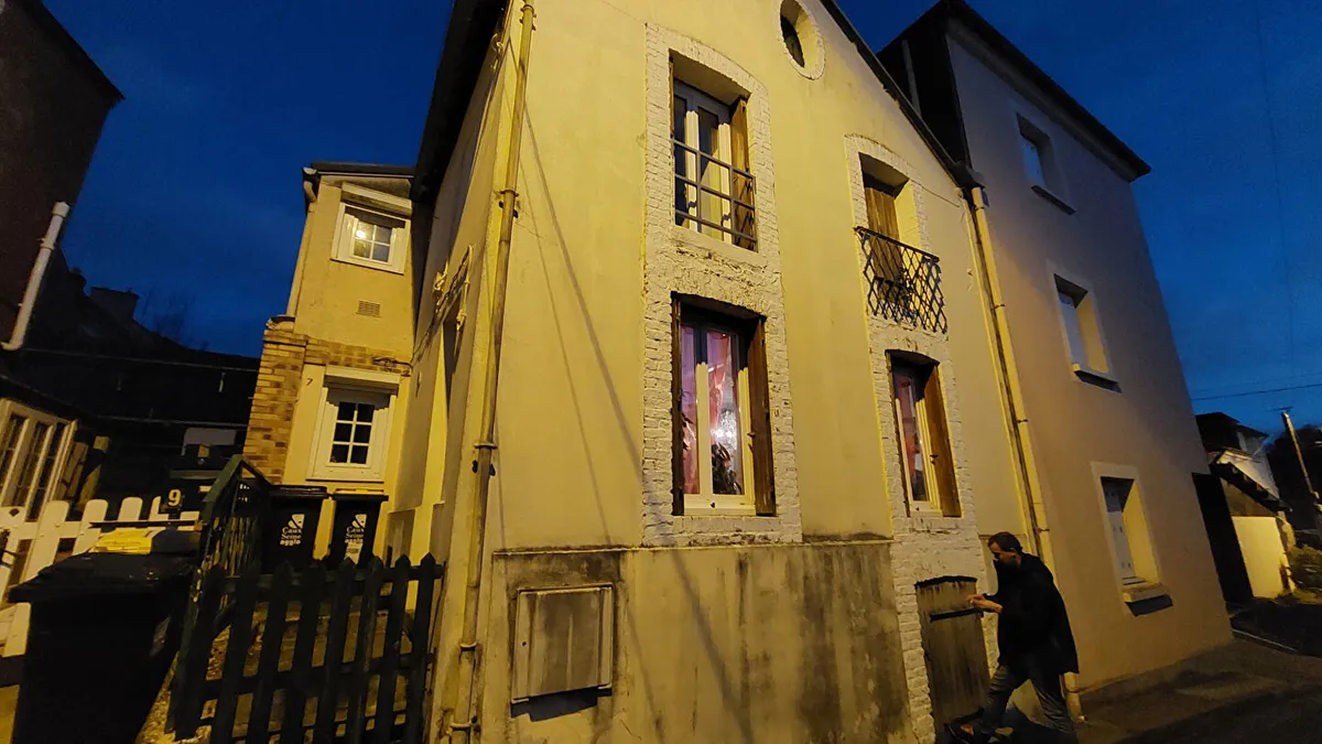 Photo 1