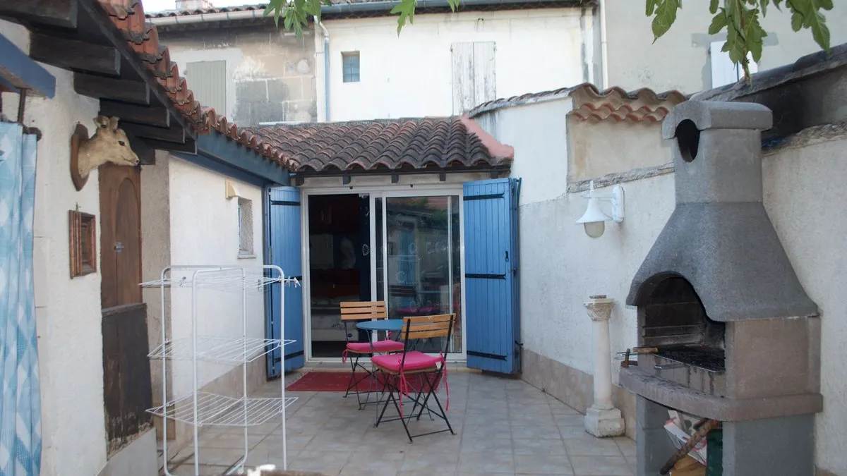 Photo 1