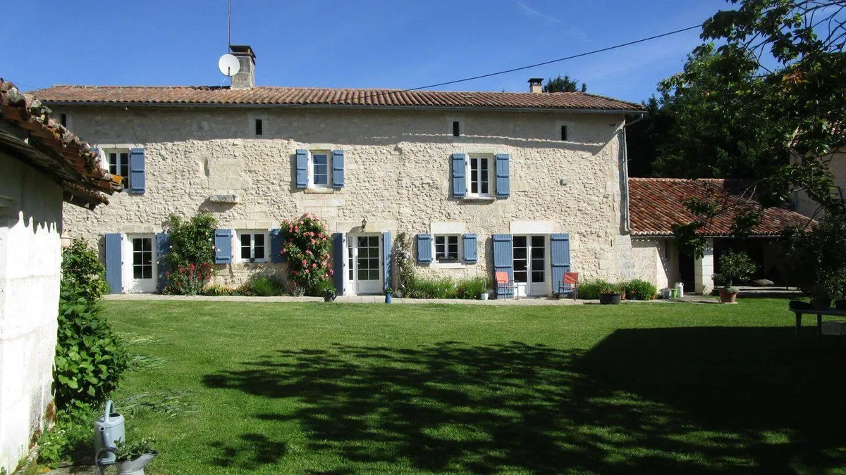 Photo 1