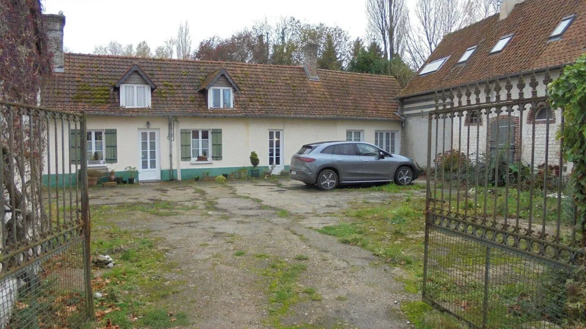 Photo 1