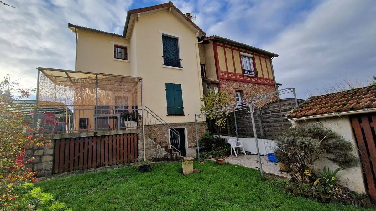 Photo 1