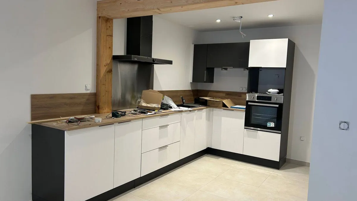 Photo 1