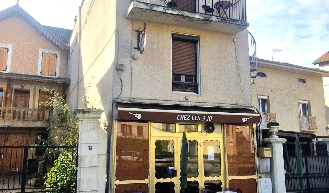 Photo 1