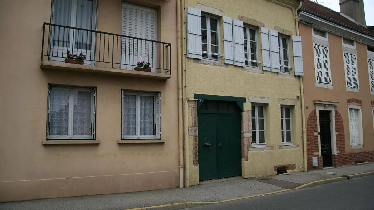 Photo 1