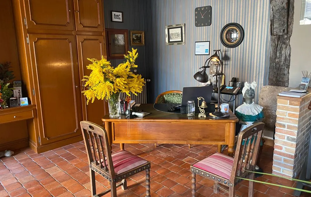 Photo 1