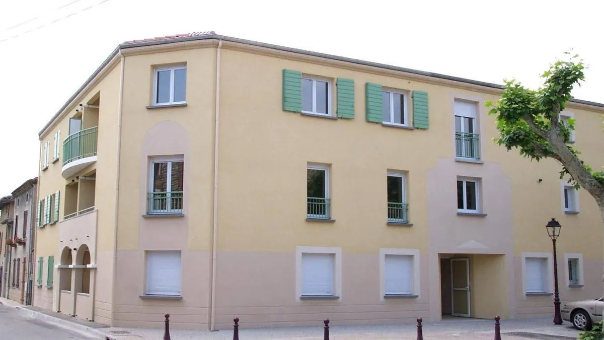 Photo 1