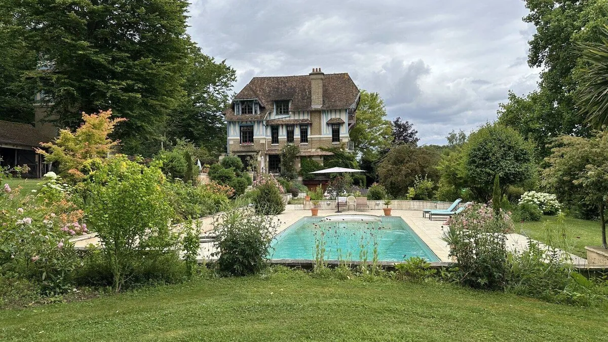 Photo 1