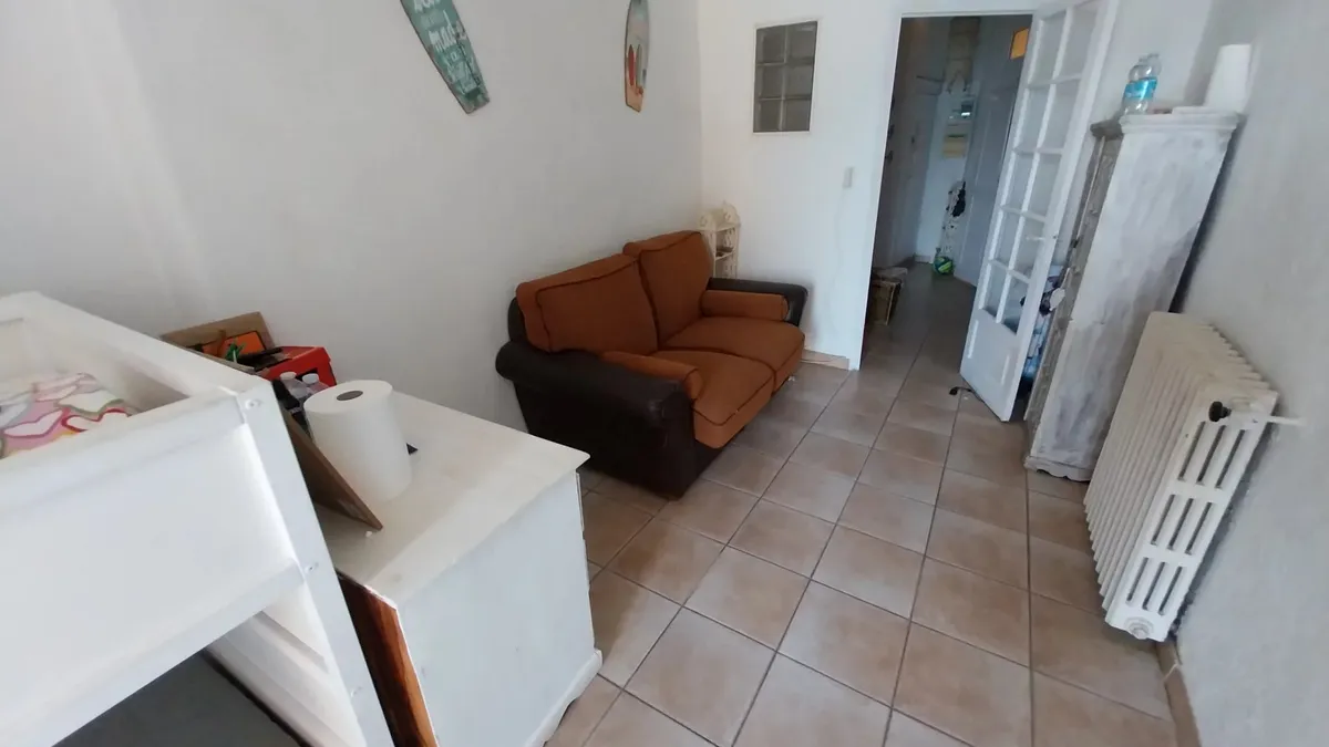 Photo 8