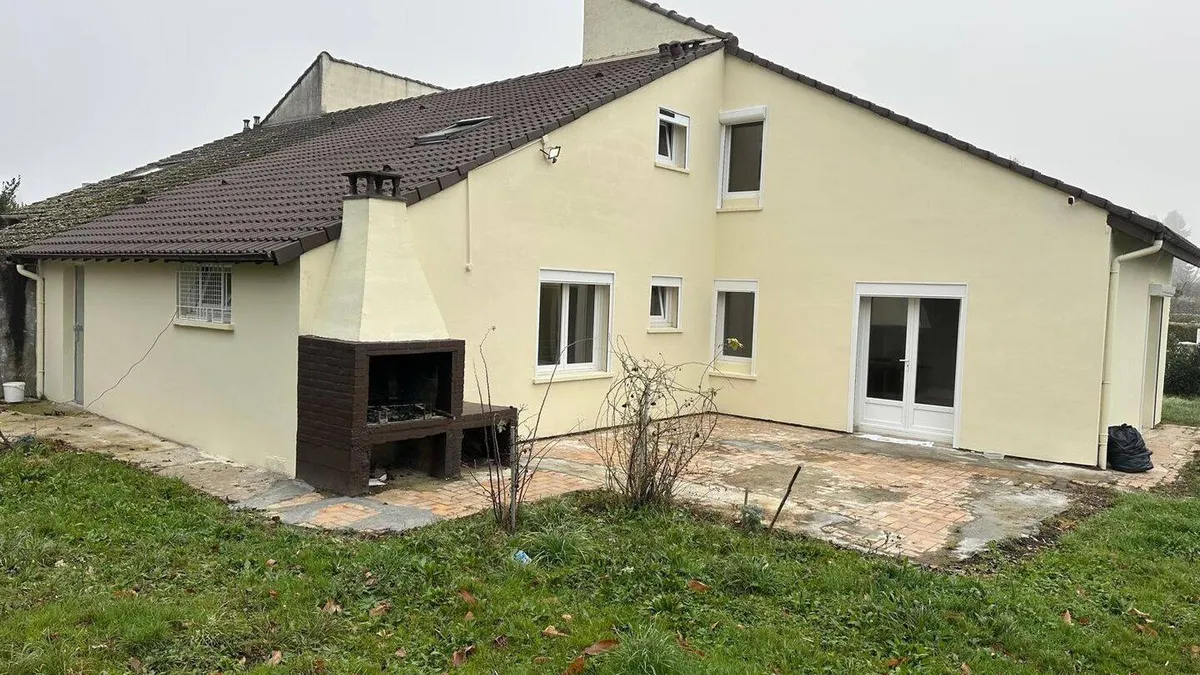 Photo 1