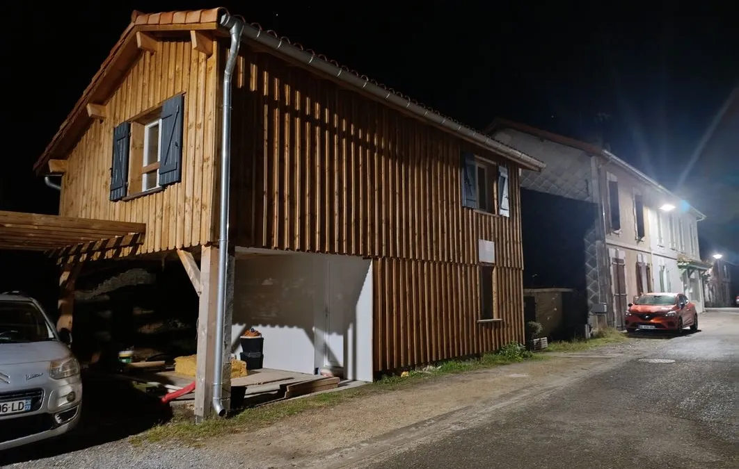 Photo 1