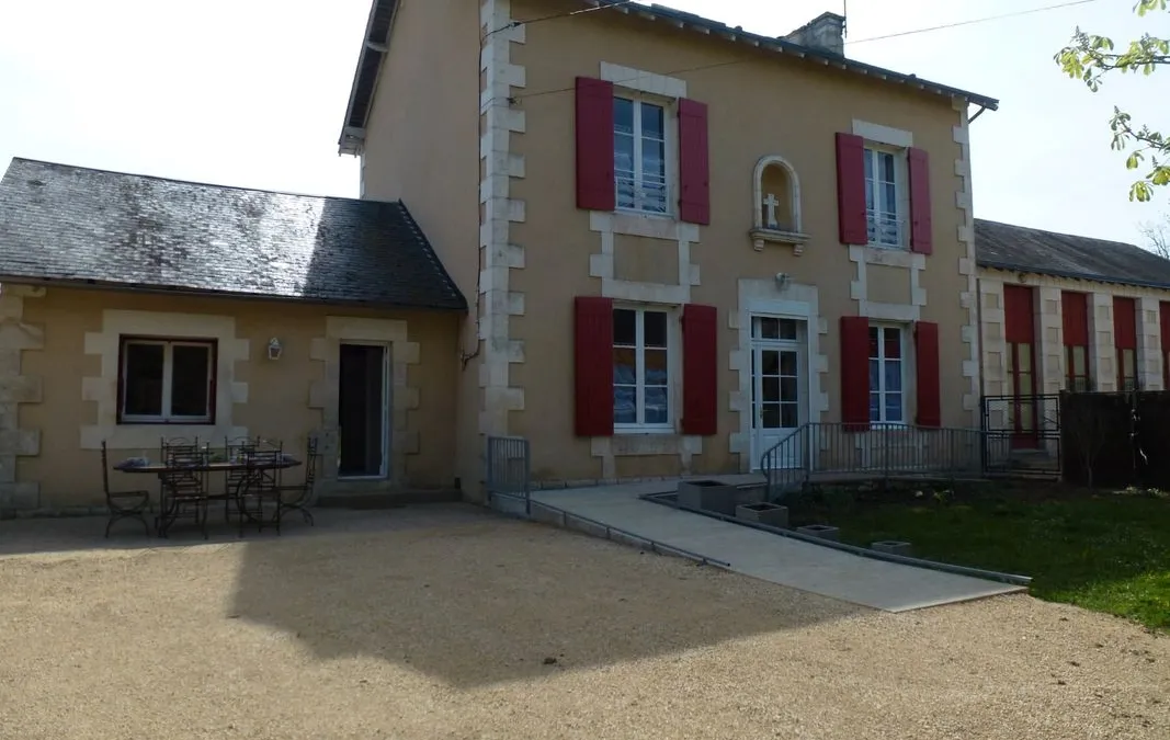 Photo 1