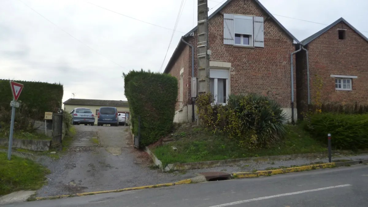Photo 1