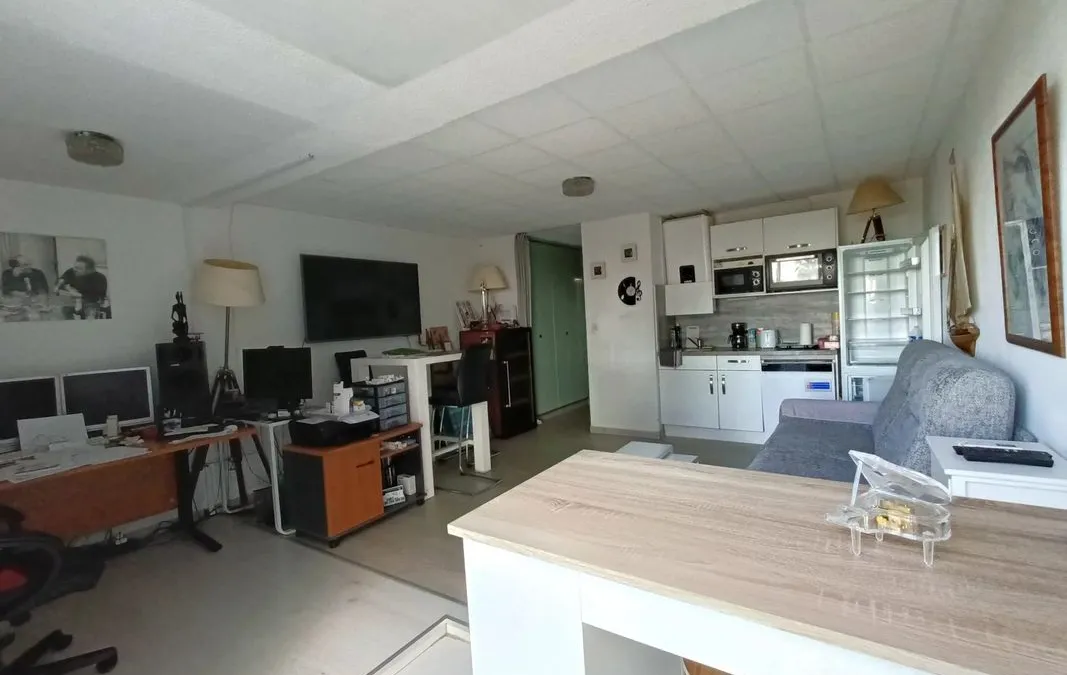 Photo 1