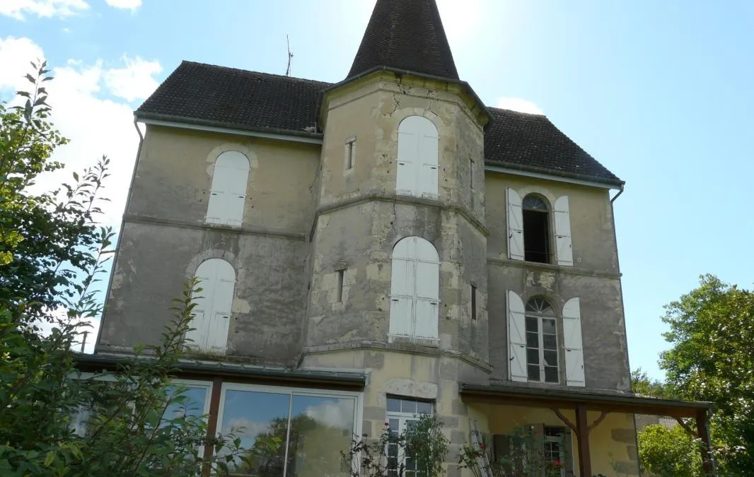Photo 1