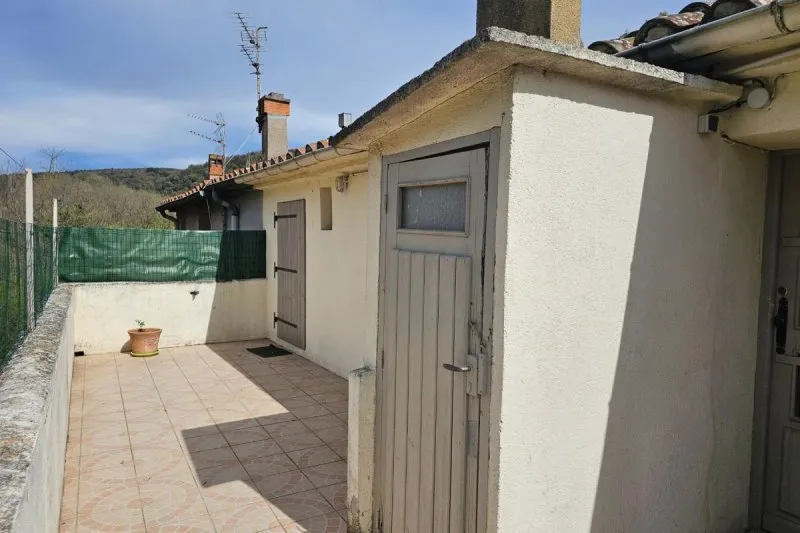 Photo 8
