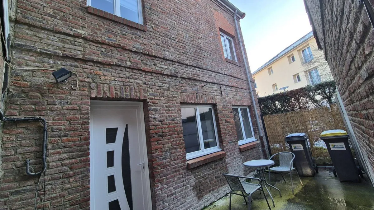 Photo 1