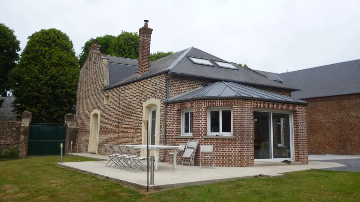 Photo 1
