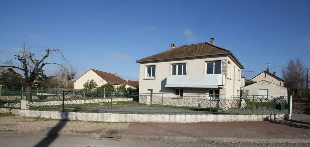 Photo 1