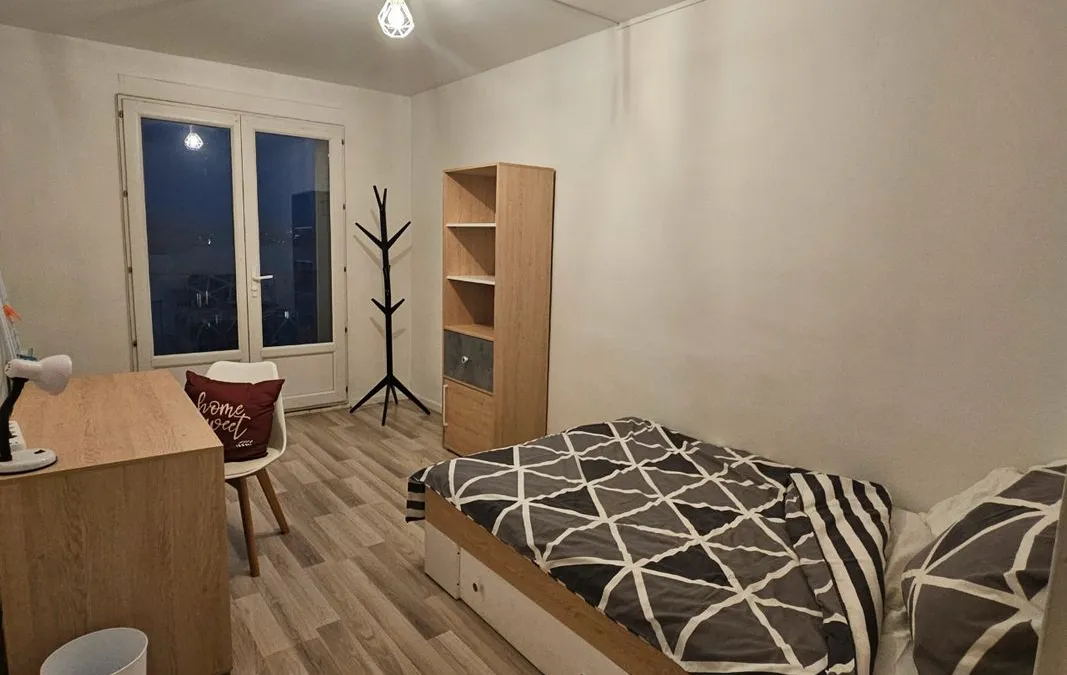 Photo 1