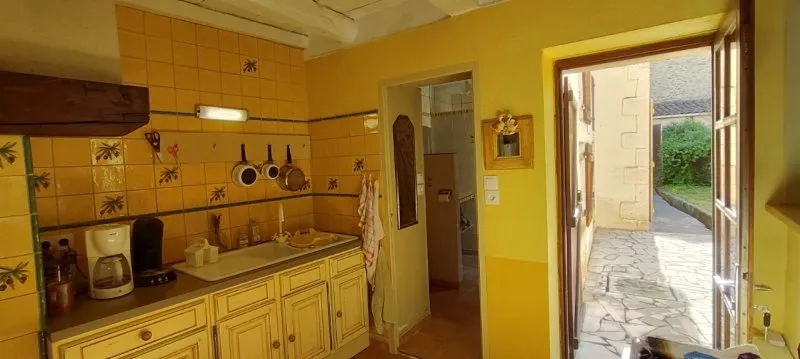 Photo 10