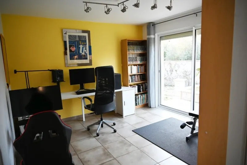 Photo 9