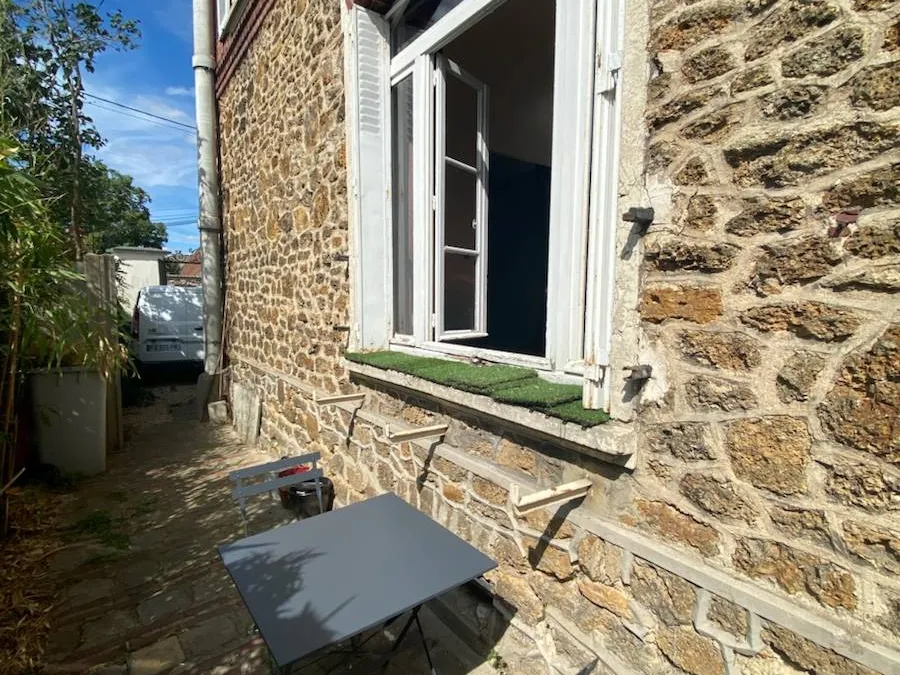 Photo 10