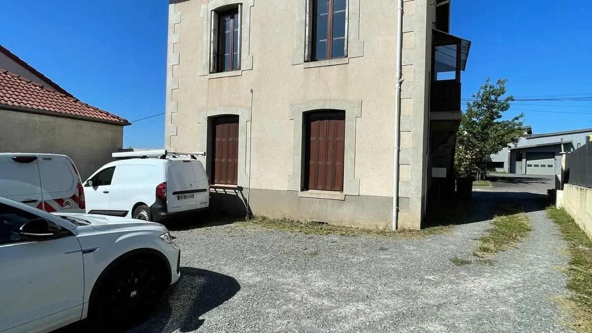 Photo 6