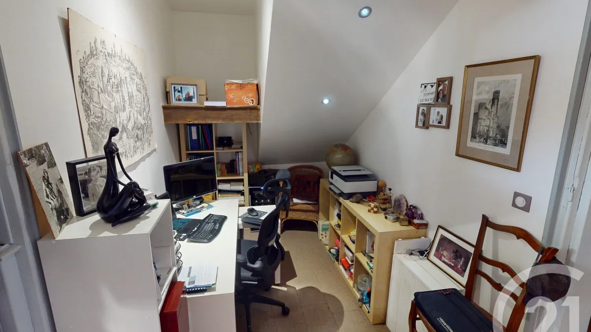 Photo 10
