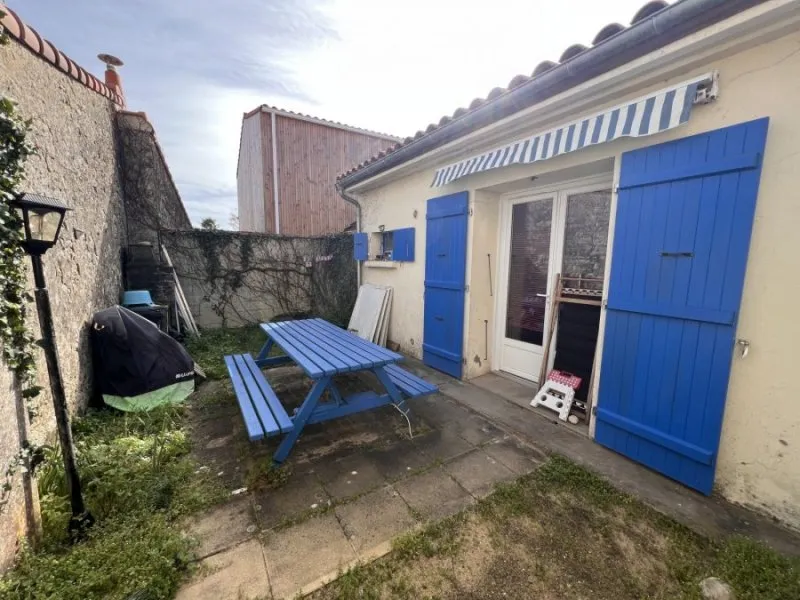 Photo 1