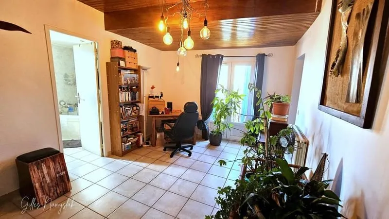 Photo 9