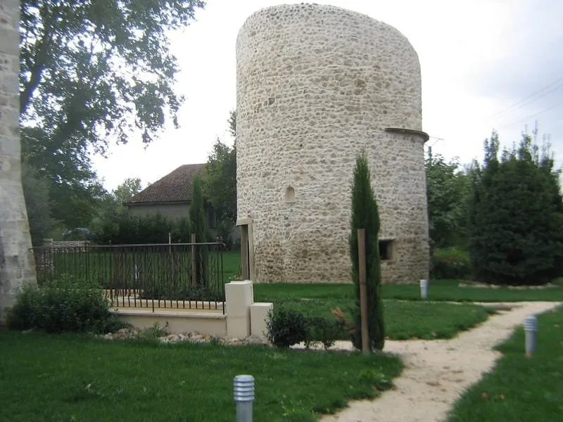 Photo 1