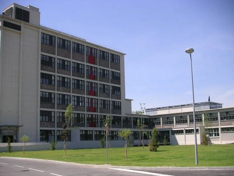 Photo 1