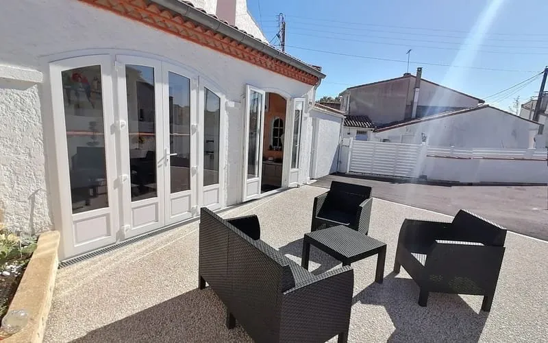 Photo 1