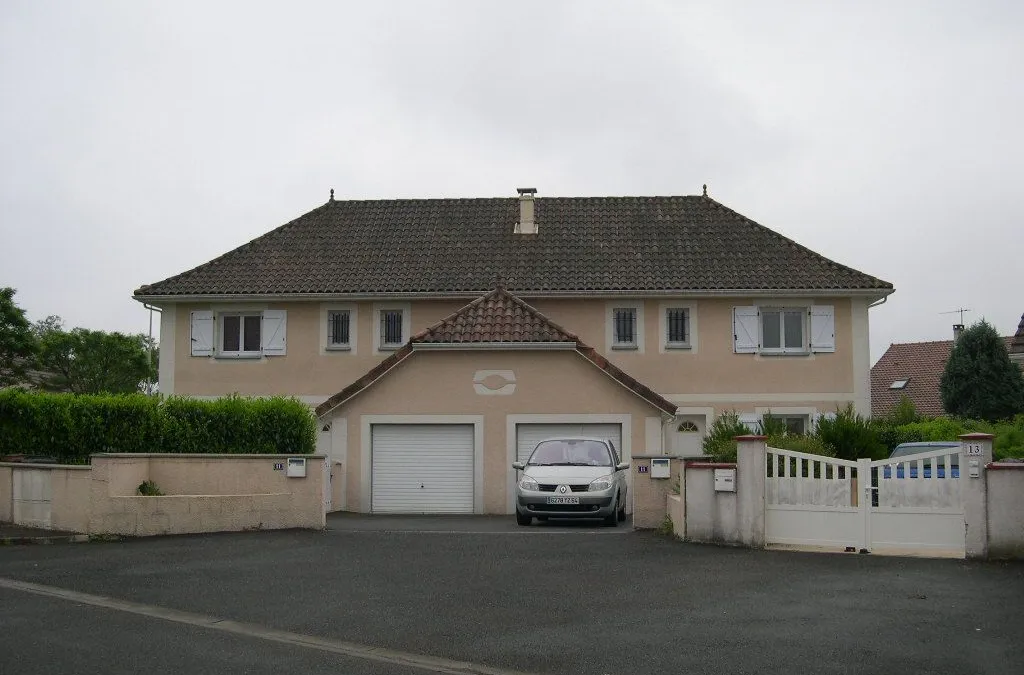 Photo 1