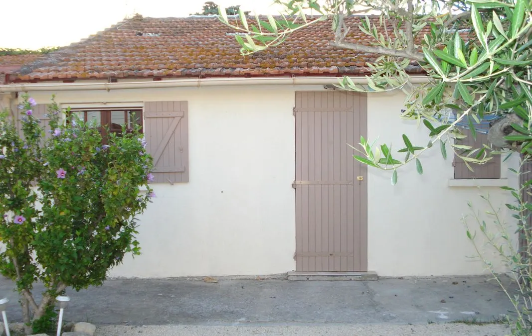Photo 1