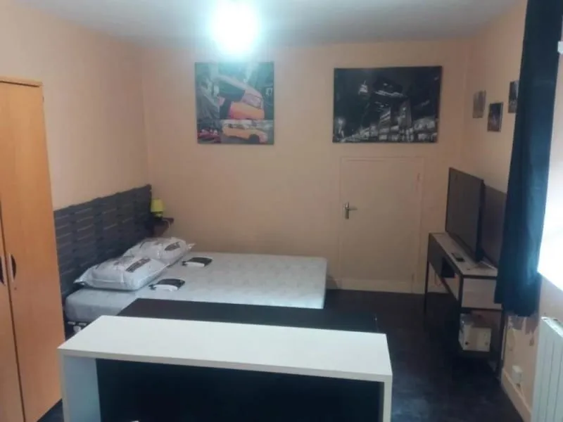 Photo 1
