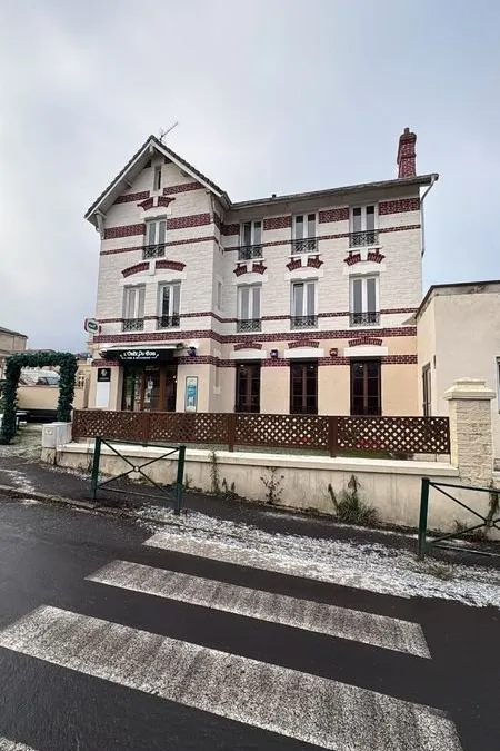 Photo 1