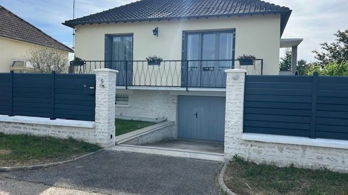Photo 1