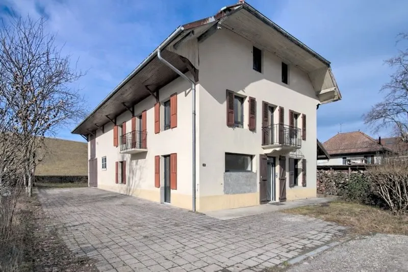 Photo 1