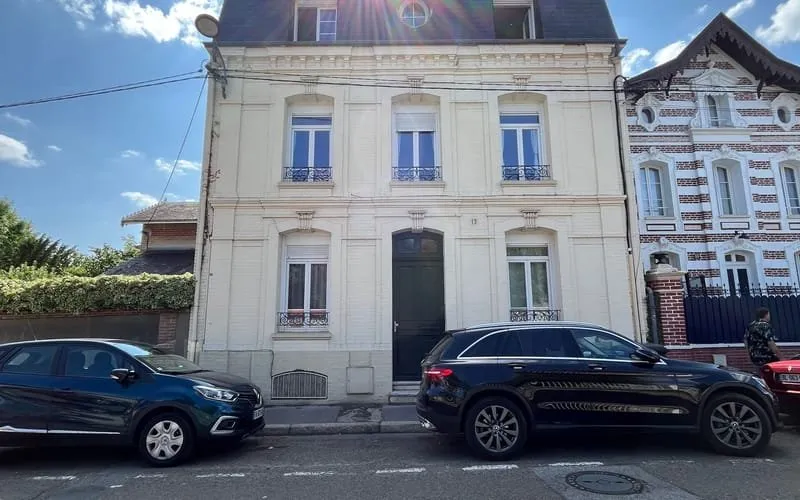 Photo 1