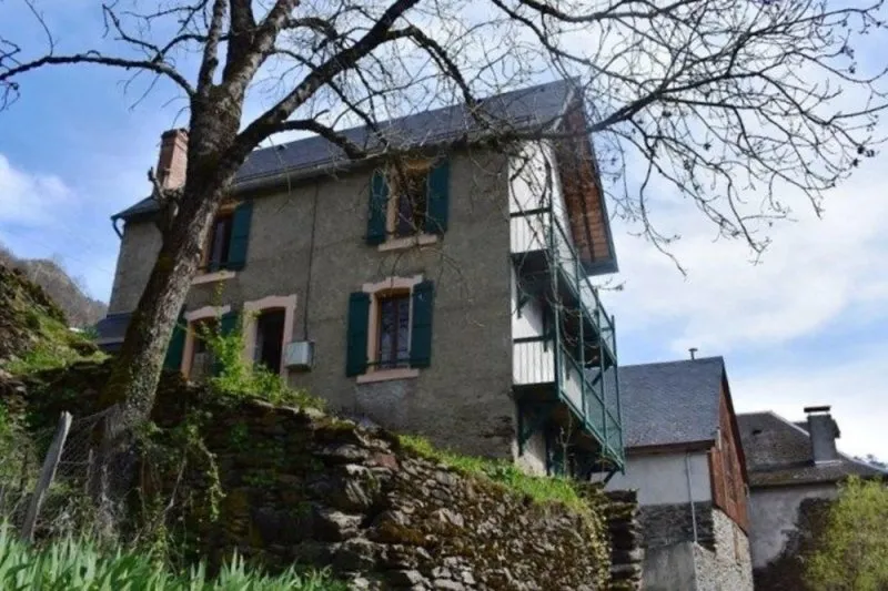 Photo 1