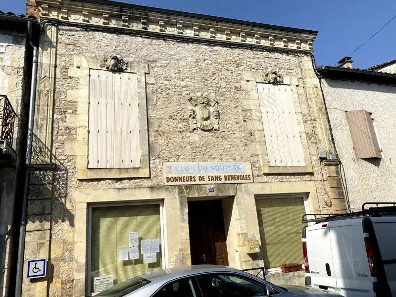 Photo 1