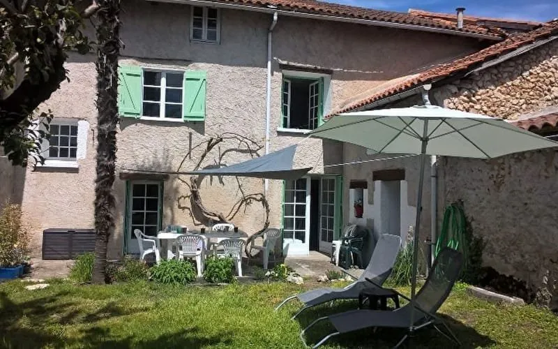 Photo 1